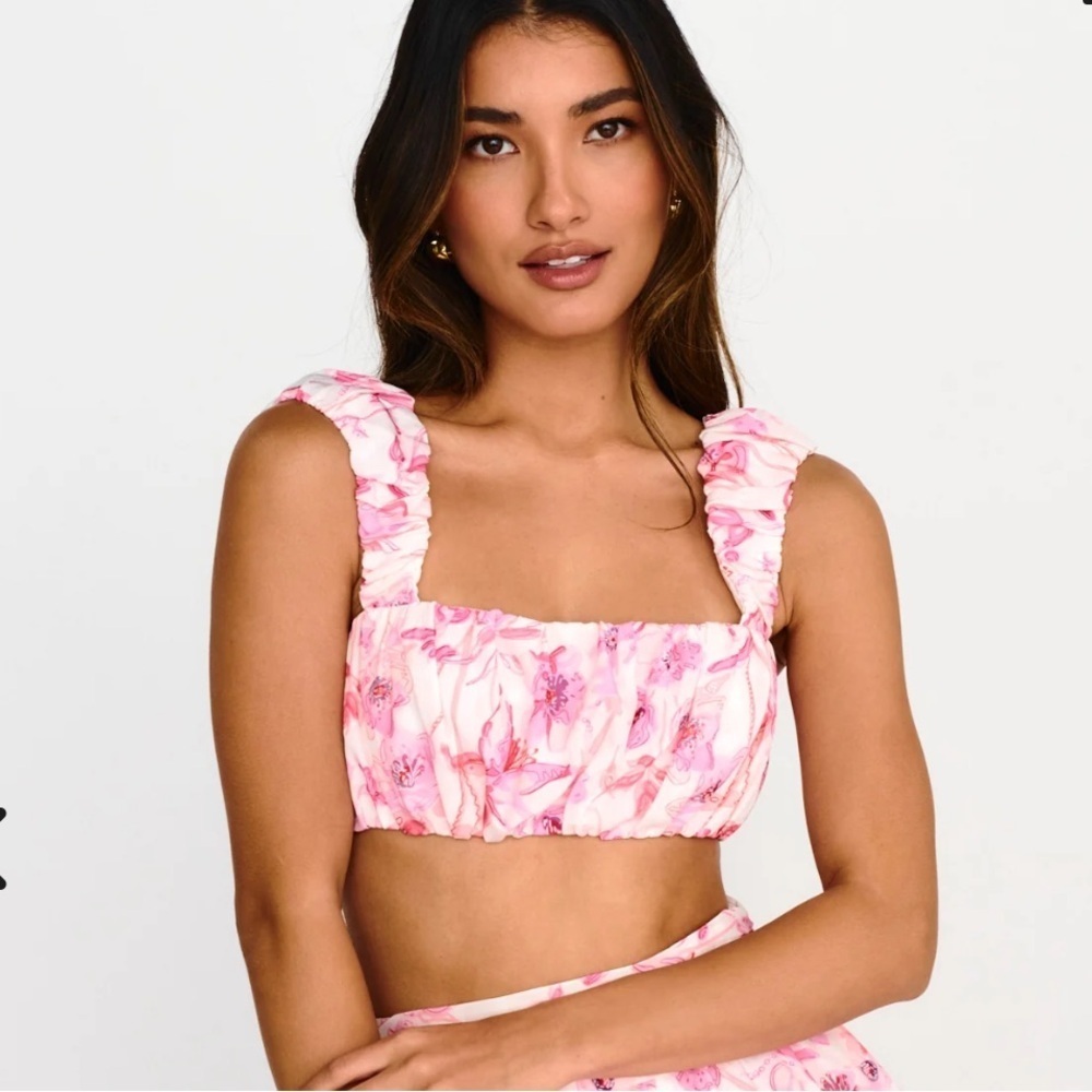 NWT MIKA & GALA Suenito Gathered Crop Top in Floral Pink. Size XS. Retail $60